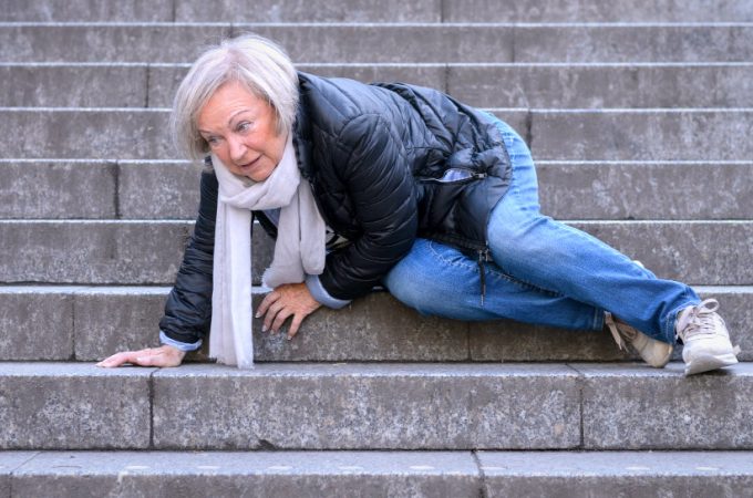 5 Tips for Elderly to Prevent Falls